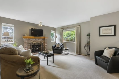 Kitchen Photo of 8129 154b Street, Surrey, BC