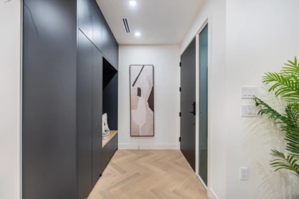 Entry Foyer Photo of 1 3345 W 13th Avenue, Vancouver, BC