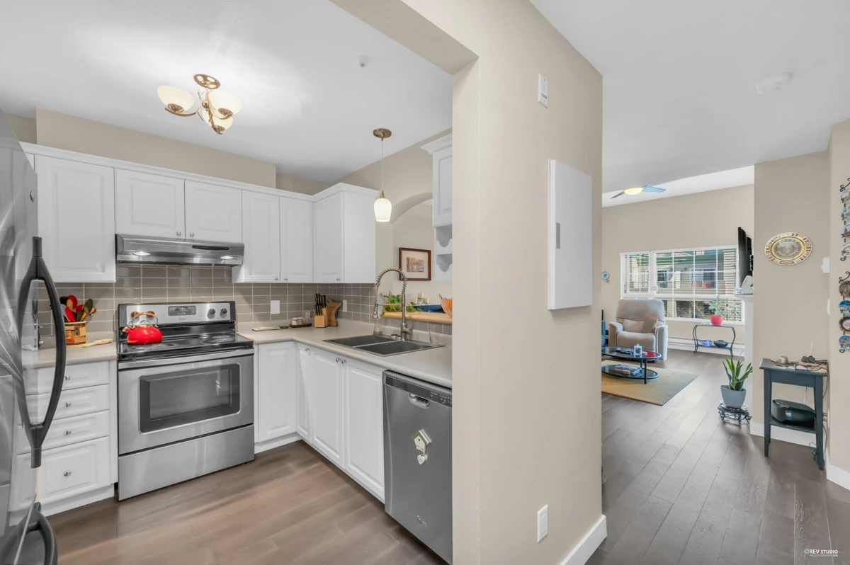 Family Room Photo of 403 2970 Princess Crescent, Coquitlam, BC