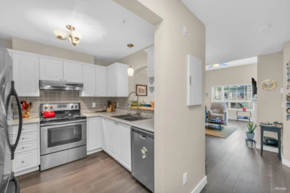 403 2970 Princess Crescent, Coquitlam, BC, Coquitlam — Apartment/Condo for sale