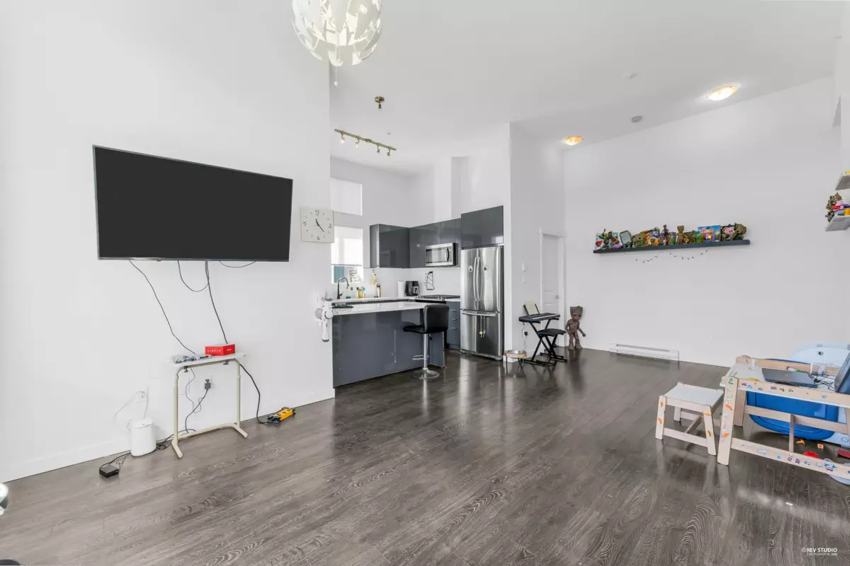 Dining Area Photo of 425 15138 34 Avenue, Surrey, BC