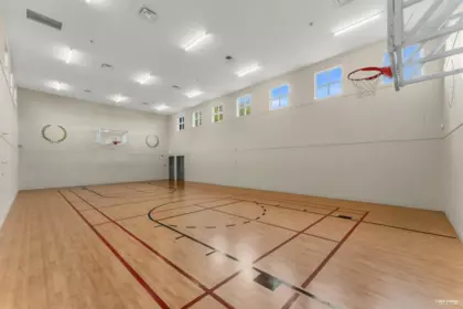 Hallway Photo of 425 15138 34 Avenue, Surrey, BC