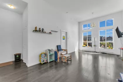 Kitchen Island Photo of 425 15138 34 Avenue, Surrey, BC