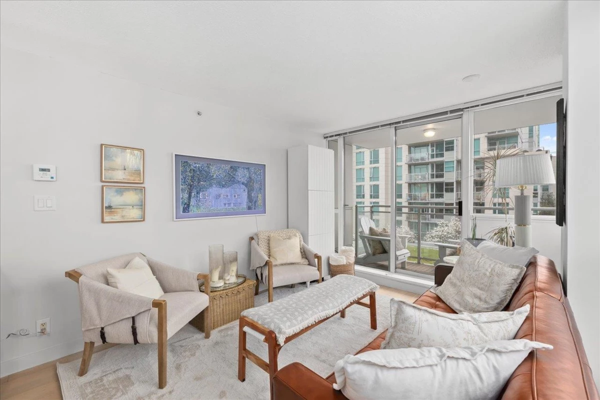 Family Room Photo of 708 188 E Esplanade, North Vancouver, BC