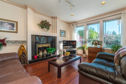 Kitchen Photo of 10970 155 Street, Surrey, BC