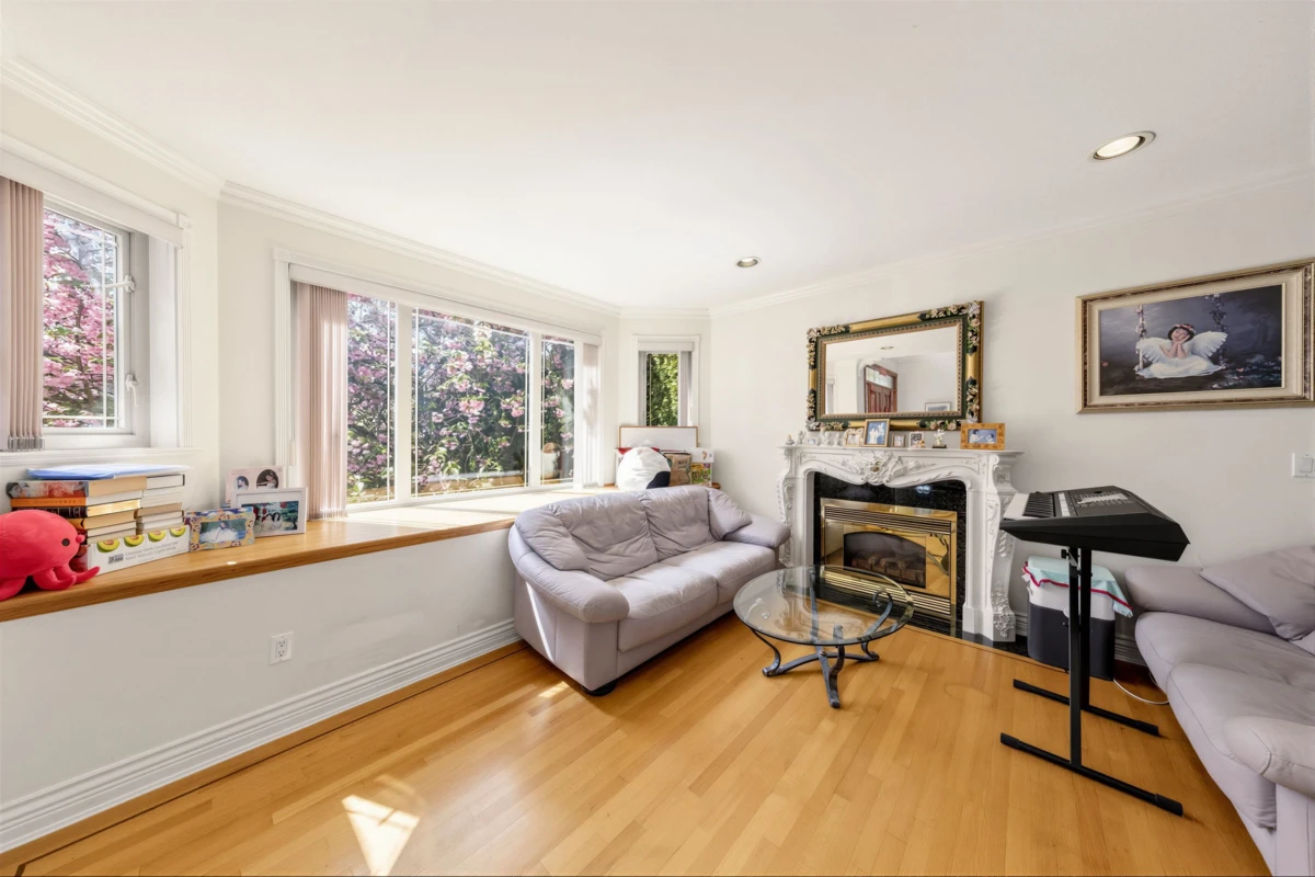 Family Room Photo of 4993 Venables Street, Burnaby, BC