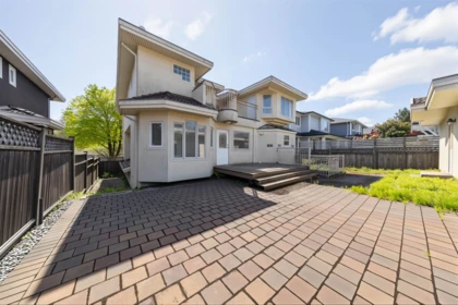 Hallway Photo of 4993 Venables Street, Burnaby, BC