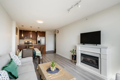 2301 7088 Salisbury Avenue, Burnaby, BC, Burnaby — Apartment/Condo for sale