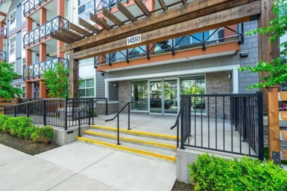 207 14550 Winter Crescent, Surrey, BC, Surrey — Apartment/Condo for sale