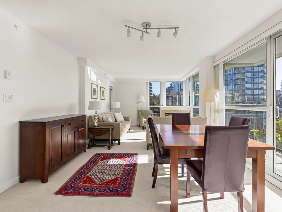 Living Room Photo of 611 1425 W 6th Avenue, Vancouver, BC