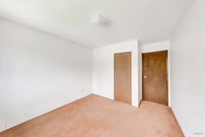 Garage Interior Photo of 586 E 59th Avenue, Vancouver, BC
