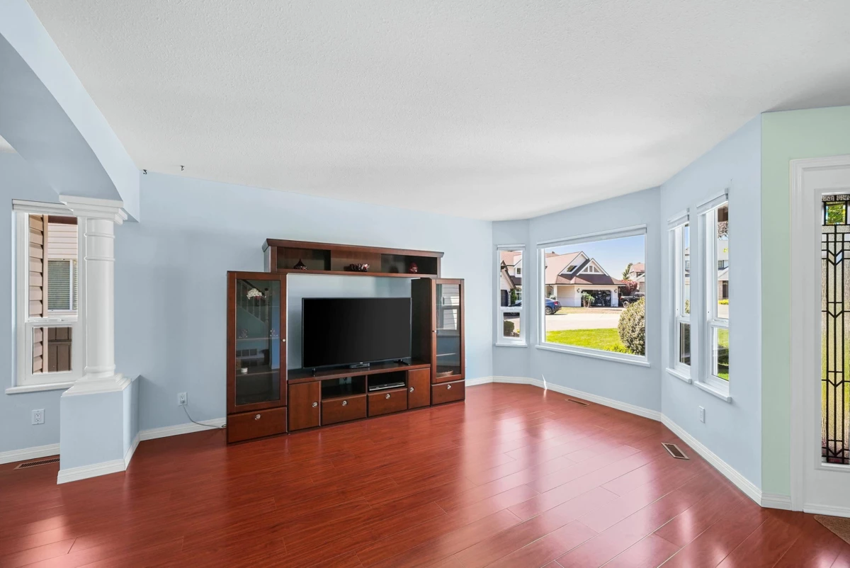Living Room Photo of 5660 187 Street, Surrey, BC