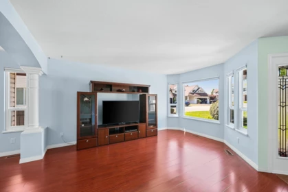 5660 187 Street, Surrey, BC, Surrey — Single Family Residence for sale