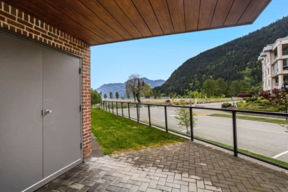 Primary Bathroom Photo of 123 378 Esplanade Avenue, Harrison Hot Springs, BC