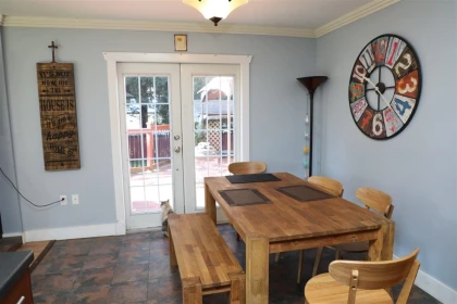 Kitchen Island Photo of 1857 Warwick Avenue, Port Coquitlam, BC