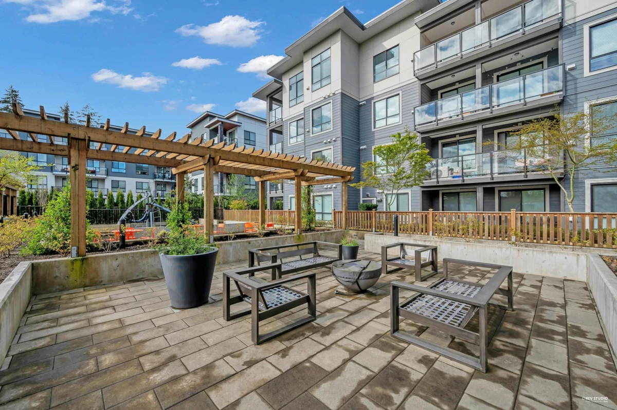Exterior Rear Photo of 402 20356 72b Avenue, Langley, BC