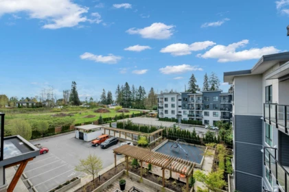 Garden / Landscaping Photo of 402 20356 72b Avenue, Langley, BC