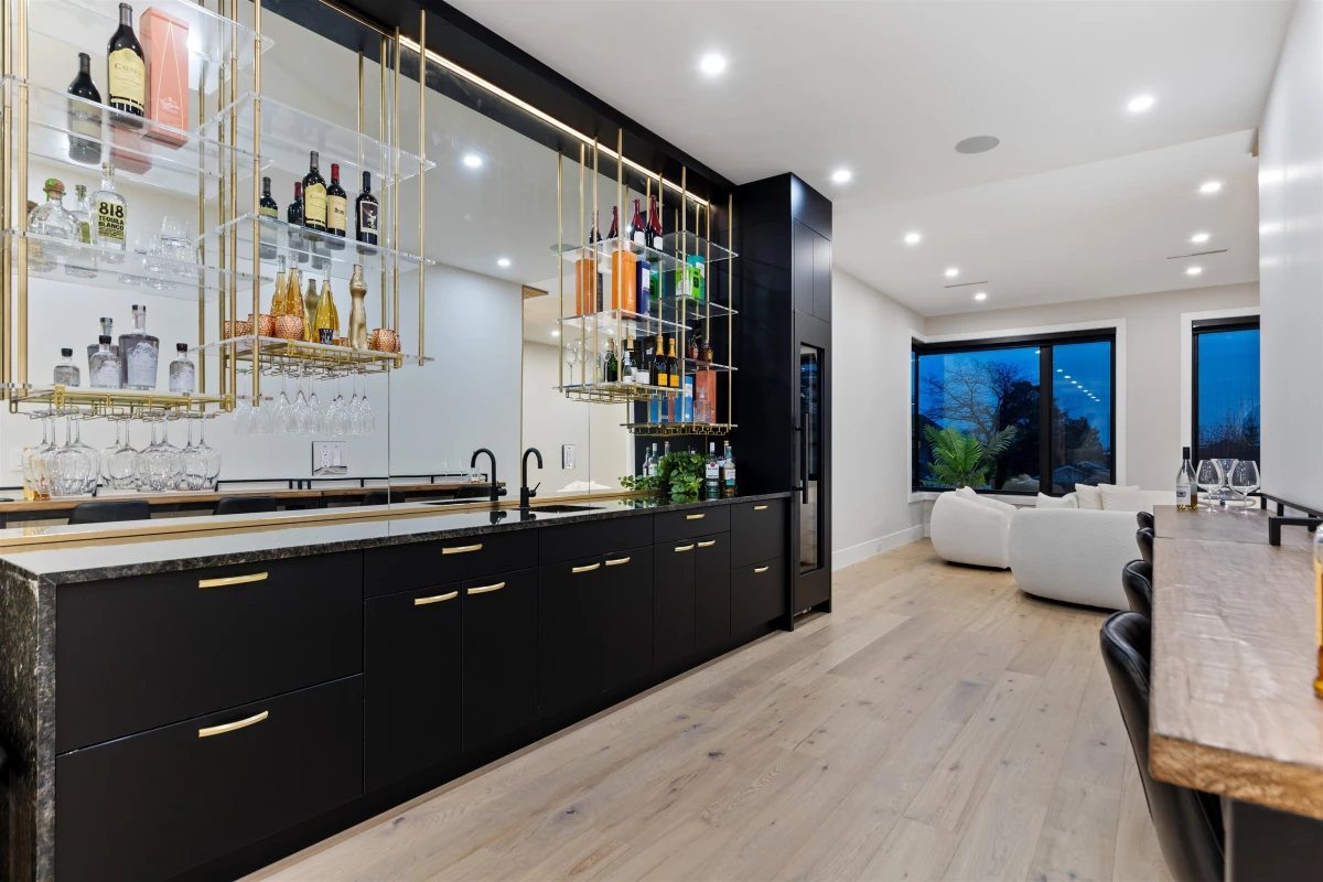 Dining Area Photo of 19023 61a Avenue, Surrey, BC