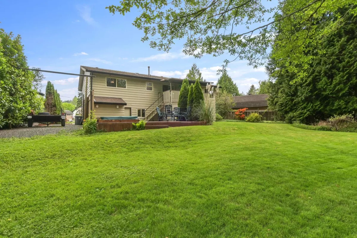 Family Room Photo of 7978 141a Street, Surrey, BC