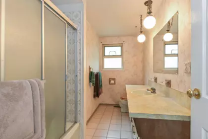 Mudroom Photo of 7978 141a Street, Surrey, BC