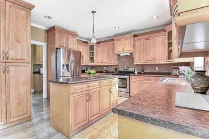Kitchen Photo of 14670 76a Avenue, Surrey, BC
