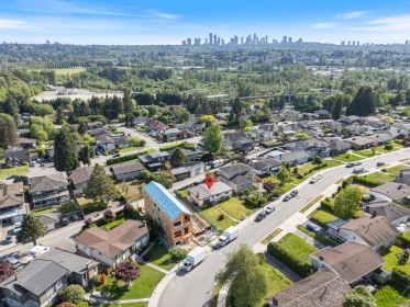 Community Amenities Photo (Clubhouse) of 6890 Hycrest Drive, Burnaby, BC