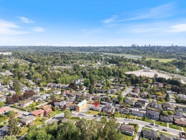 Fitness Center Photo Near 6890 Hycrest Drive, Burnaby, BC