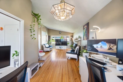 Primary Bedroom Photo of 6890 Hycrest Drive, Burnaby, BC