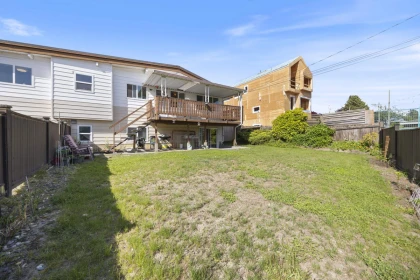 Swimming Pool Photo of 6890 Hycrest Drive, Burnaby, BC