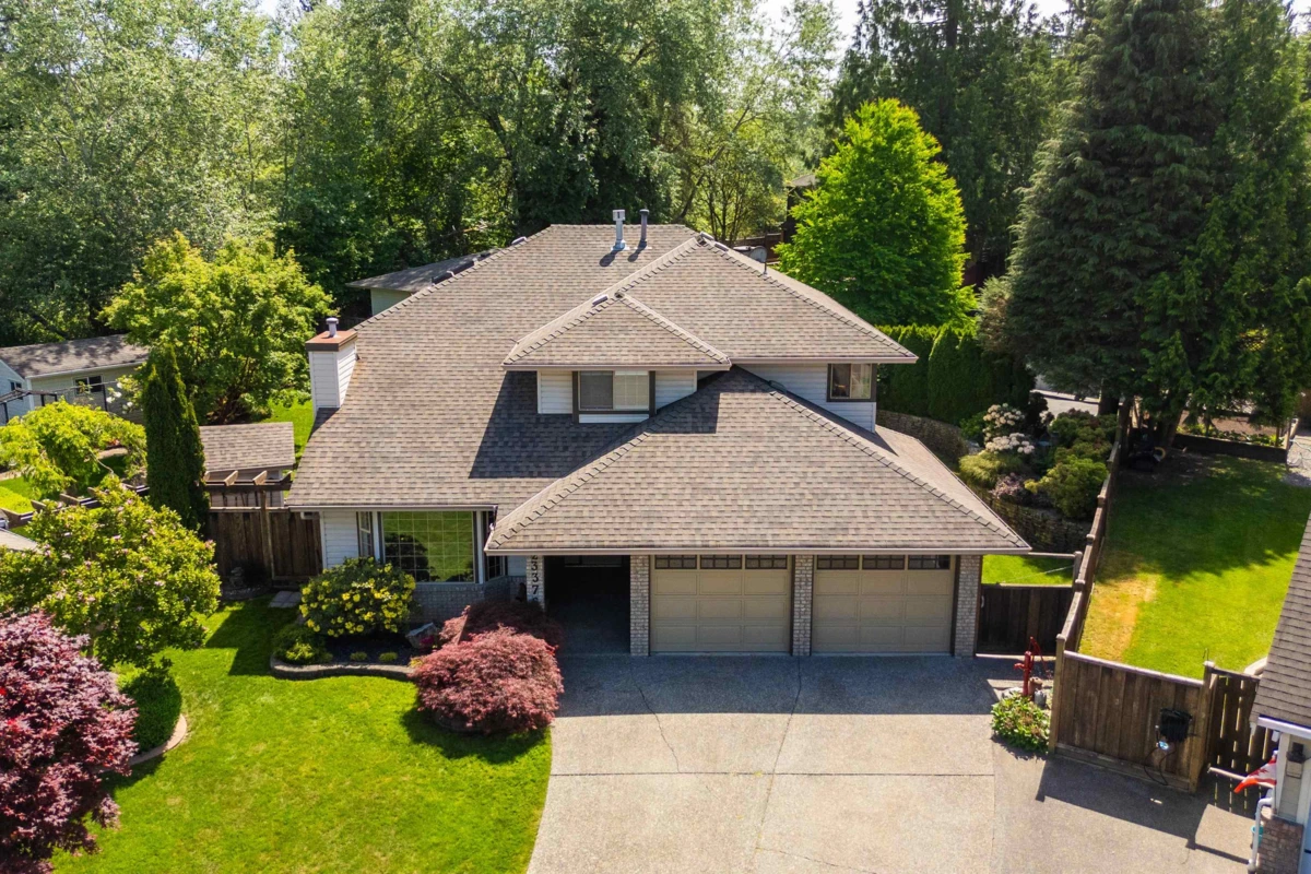 Living Room Photo of 23376 124a Avenue, Maple Ridge, BC