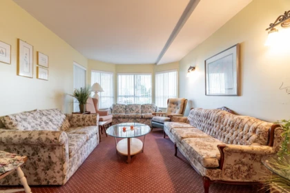 Entry Foyer Photo of 204 15130 Roper Avenue, White Rock, BC