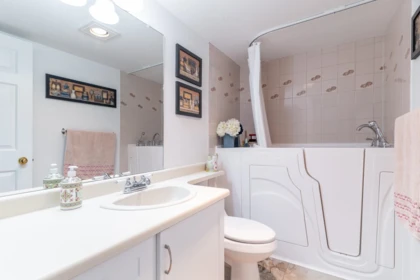Powder Room Photo of 204 15130 Roper Avenue, White Rock, BC