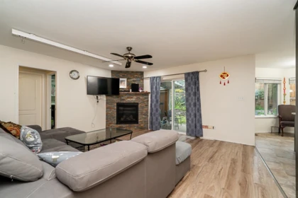 Kitchen Island Photo of 18661 56 Avenue, Surrey, BC