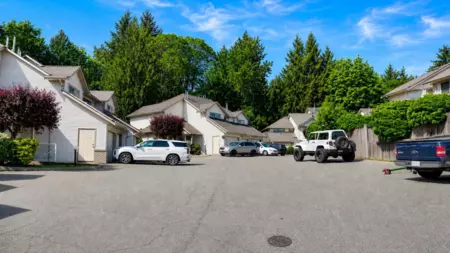 Swimming Pool Photo of 47 32361 Mcrae Avenue, Mission, BC