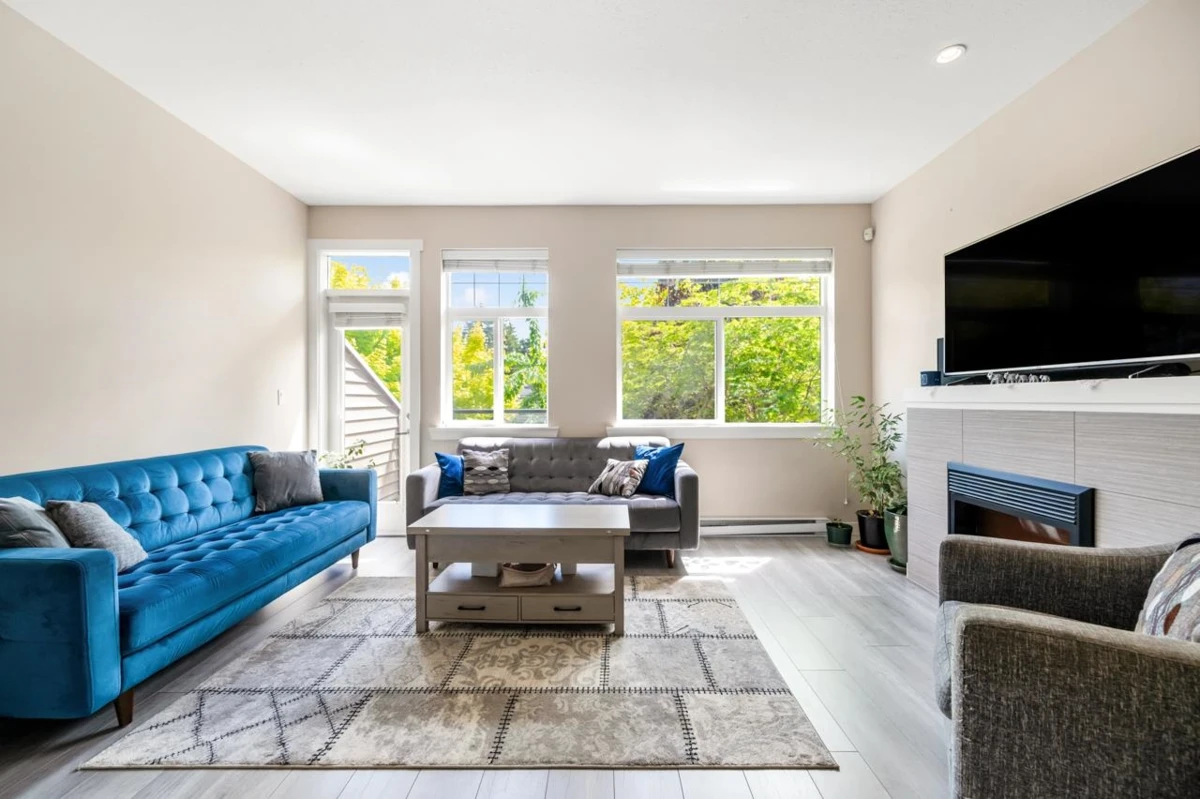 Living Room Photo of 16 14377 60 Avenue, Surrey, BC