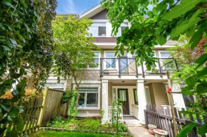 Hallway Photo of 16 14377 60 Avenue, Surrey, BC