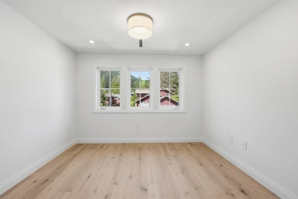Entry Foyer Photo of 1249 Frederick Road, North Vancouver, BC