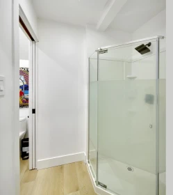 Entry Foyer Photo of 2977 W 6th Avenue, Vancouver, BC
