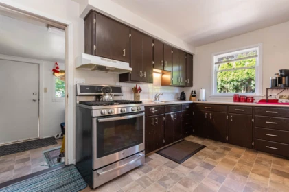 Basement Recreation Room Photo of 46054 King Avenue, Chilliwack, BC