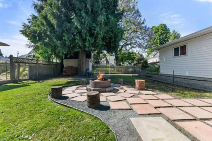 Primary Bedroom Photo of 46054 King Avenue, Chilliwack, BC