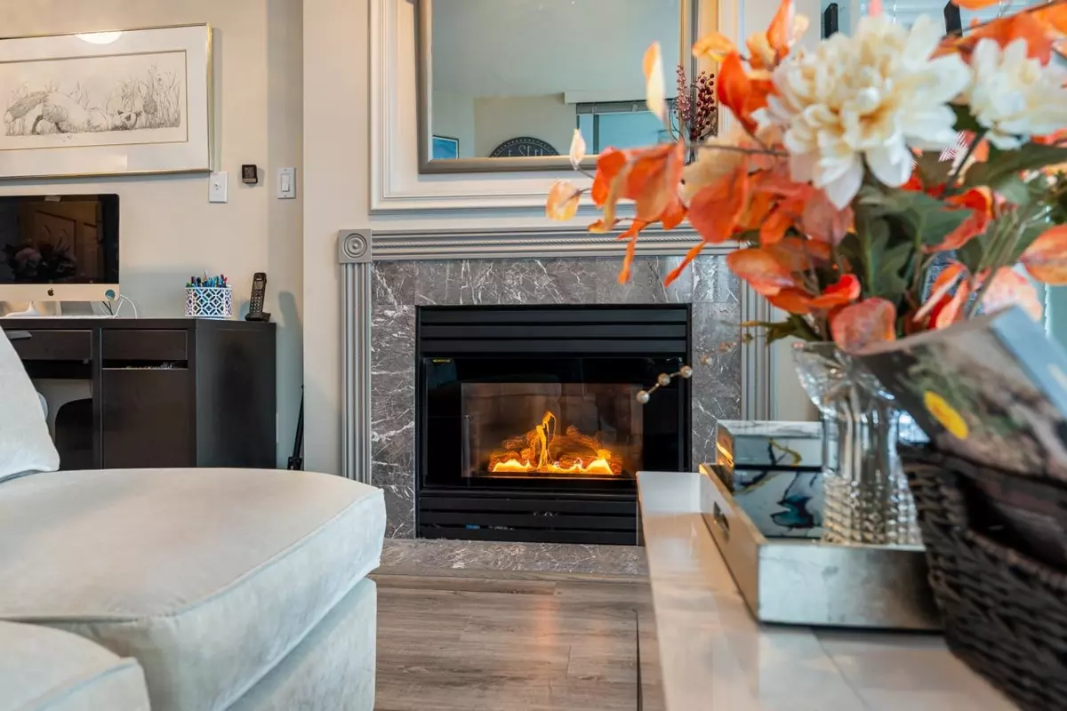 Family Room Photo of 903 140 E 14th Street, North Vancouver, BC
