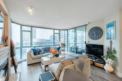 903 140 E 14th Street, North Vancouver, BC, North Vancouver — Apartment/Condo for sale