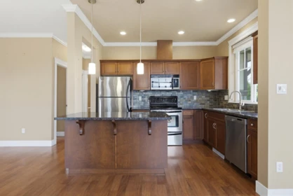 Kitchen Photo of 403 2068 Sandalwood Crescent, Abbotsford, BC