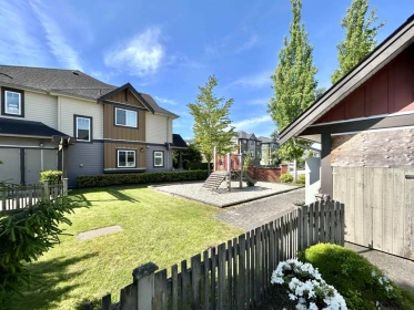 Entry Foyer Photo of 5 9699 Sills Avenue, Richmond, BC