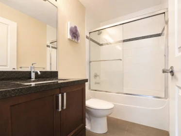 Primary Bathroom Photo of 5 9699 Sills Avenue, Richmond, BC