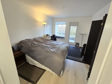 Bedroom 3 Photo of 15 6577 Southoaks Crescent, Burnaby, BC