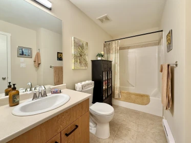 Basement Recreation Room Photo of 404 5631 Inlet Avenue, Sechelt, BC