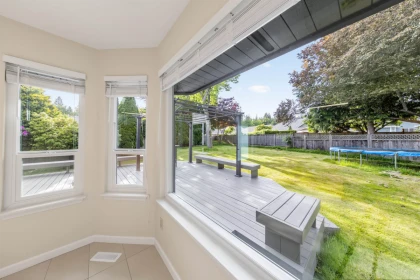 Guest Bathroom Photo of 14816 20a Avenue, Surrey, BC