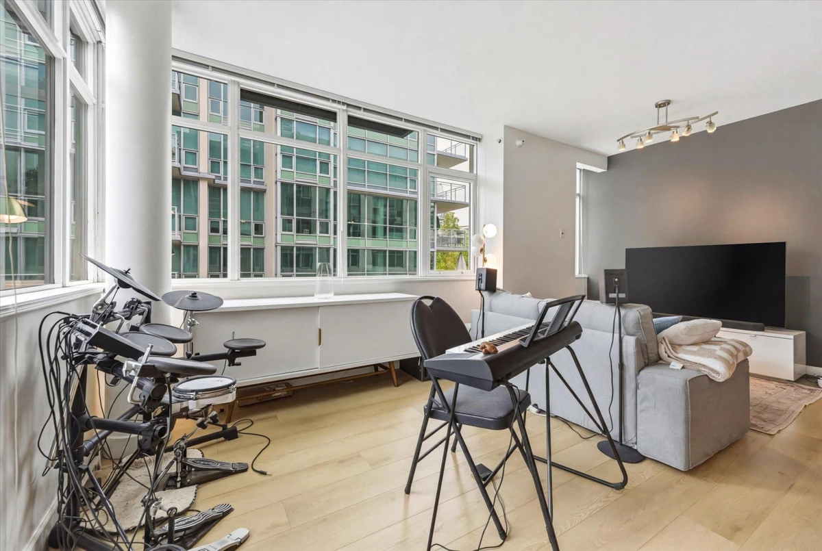 Family Room Photo of 303 100 E Esplanade, North Vancouver, BC