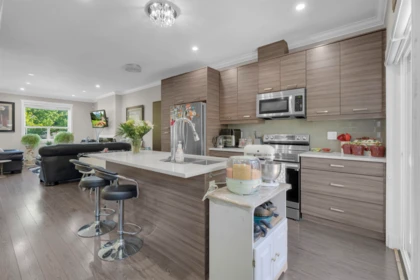 Hallway Photo of 17 14177 103 Avenue, Surrey, BC